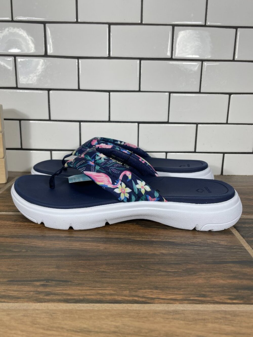 Vera Bradley VB Cloud Shoes Womens Size 9 Flamingo Garden Thong Sandals NEW